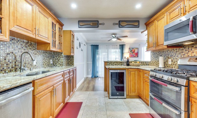 Sunrise House | 5 Mi to Sawgrass Mills: Family Retreat in Sunrise!