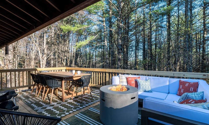 Winhall House | 5 miles to Stratton! Family-friendly with game room and deck!