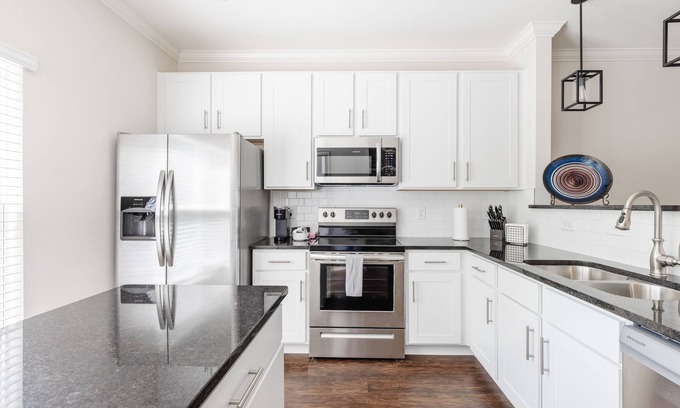 Greenville - Spartanburg House | 5 MIN FROM DOWNTOWN ~ TWO YEARS OLD