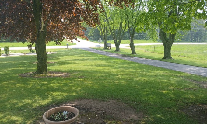 Elkhart Lake House | 5 min from Road America. Great yard and plenty of parking