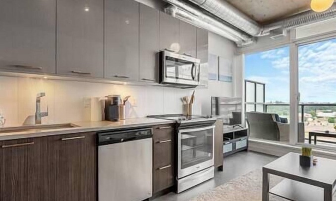 East Village Apartment | 5 min walk to Stampede | 2BR |AC |Near Frt Calgary