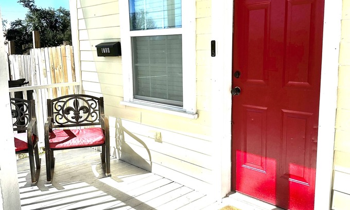 Kenner - Louis Armstrong International Airport House | 5 Mins From Airport! Cute Remodeled Historical Home
