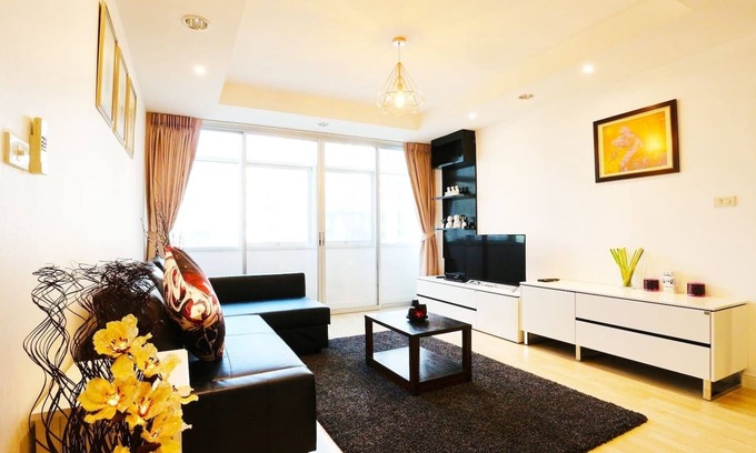 Thung Maha Mek Apartment | 5 Mins to BTS, SPACIOUS, 2 BR, 140 Sqm.