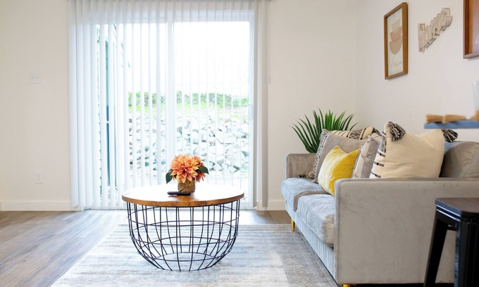 Little Rock Medical District Apartment | 5 Mins to UAMS 2-bedroom apartment in enchanting Little Rock with WiFi, WD, AC