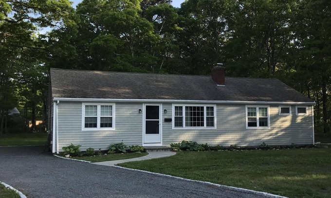 Bass River House | 5 minute walk to South Middle Beach and Bass River Beach,nCentral A/c!