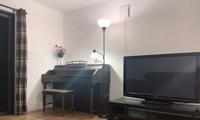 Warm Springs District Condo | 5 minutes to 880, near Hi-tech Tesla, walking distance to shopping