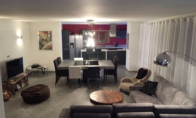 Sixt-Fer-a-Cheval Ski Chalet | 5 minutes to Grand Massif Express. Next to ski bus stop. Large living space.