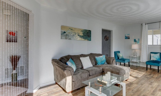 Portsmouth House | 5 MINUTES TO NEW CASINO 30 MINUTES OCEANFRONT