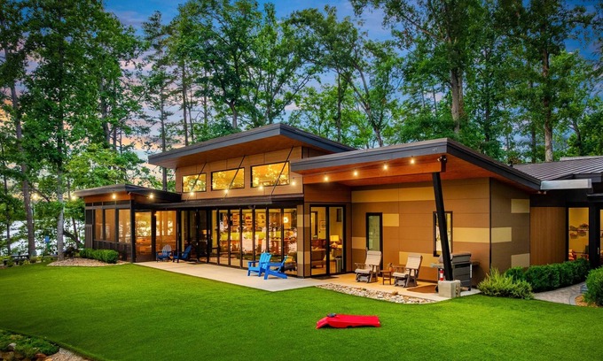 Seneca House | 5🌟 Modern Lakefront Luxury Oasis 🇺🇸 270° Lake Views w/Dock & Hot Tub!