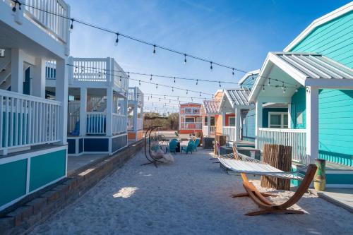 Parker Strip House | 5 O'Clock Somewhere, Roadrunner Bungalow