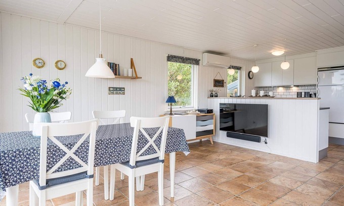 Henne Strand House | 5 person holiday home in Henne