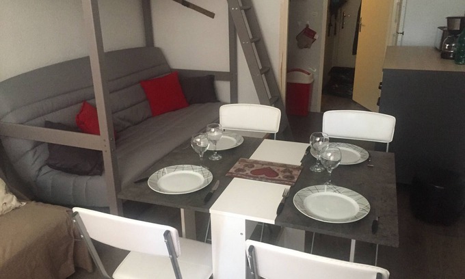 Le Corbier Apartment | 5-person studio with balcony, breathtaking view of the valley, at the foot of the slopes.