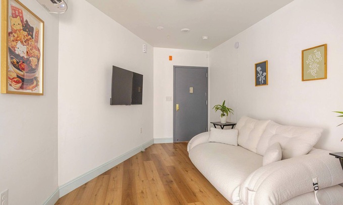 West Poplar Apartment | 5. Prime 1BR: Fishtown, near Subway & Center City!