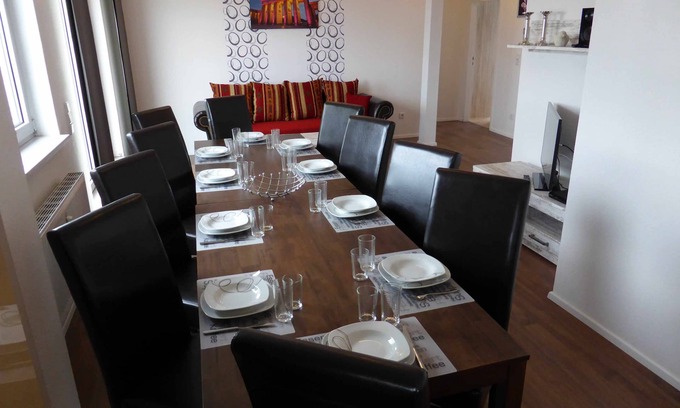 Tempelhof Apartment | 5 rooms, up to 13 persons, terrace, luxurious furnishings, "lily"