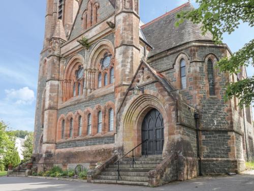 Moffat Apartment | 5 St Mary's Church