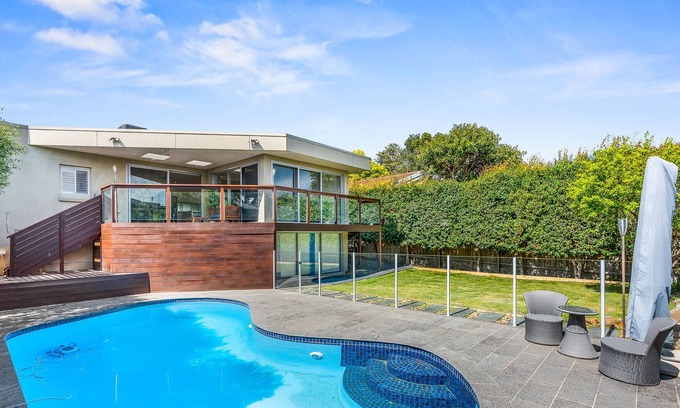 Ashwood House | 5 Star Family Resort with pool