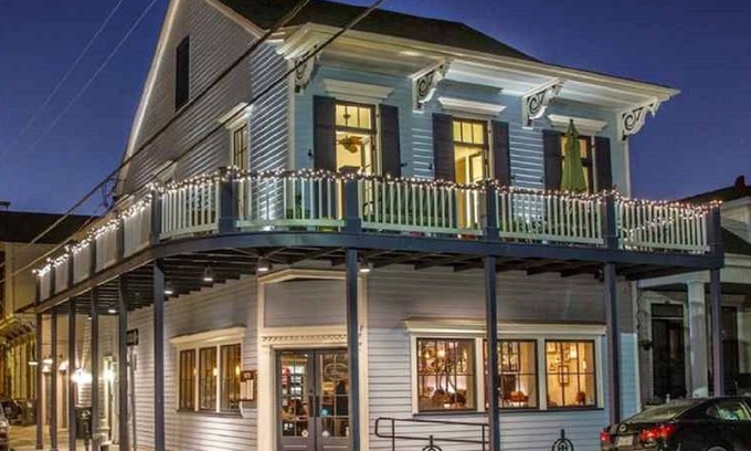 Bywater House | ★5 Star Home w/Private Balcony only 5 min to French Qtr!