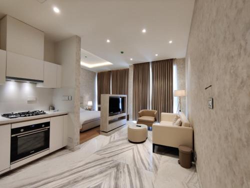 Bengaluru Apartment | 5 Star Lavish Flat in Leela Residence