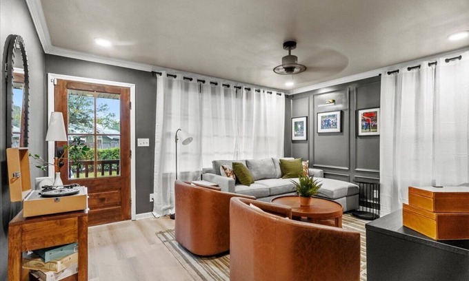 Augusta House | 5 Star Luxury Rental Just 5 min from Masters/Hot Tub/Fire Pit/EV Charger