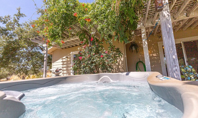 Mariposa House | *****5 star Private & Modern Home Away from Home! LONG TERM RENTERS WELCOMED!