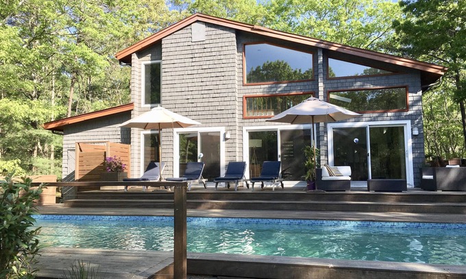 East Hampton House | 50% OFF. Village Fringe - Stylish Glassy Modern House with Tennis Courts