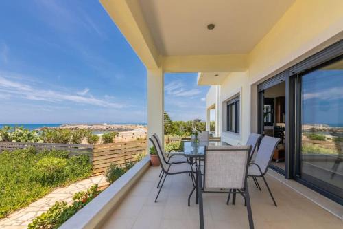 Gournai House | 50 steps from the sea.