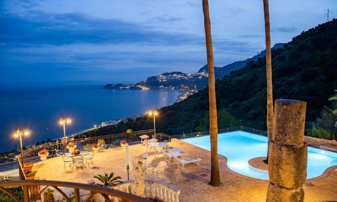 Letojanni House | 500 m² House ∙ 5 bedrooms ∙ 12 guests
