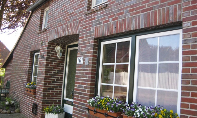 Langwarden House | 500m to the dike, Burhave/Tossens 5km away, with sauna, fireplace, WiFi