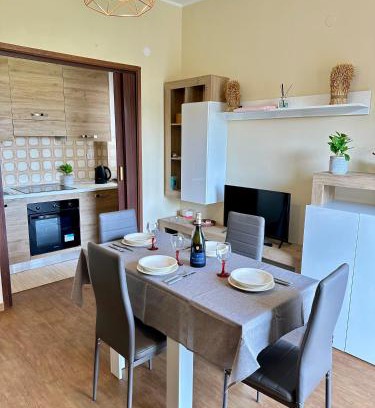 Borghetto Santo Spirito Apartment | 500mt Sea - Free Parking, Terrace, WiFi