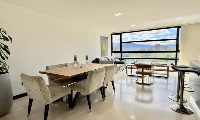 El Castillo Apartment | 502 in El Poblado hills modern & spacious