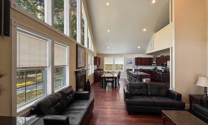 North Conway House | 52-1 Locust Lane | Views, Pool, Hot Tub, 6 Bedroom