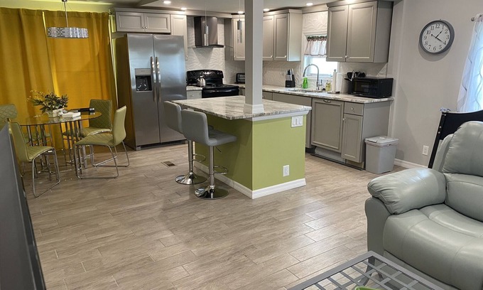Punta Gorda House | 55+ Community, with pool, pickleball, and small-pet friendly!