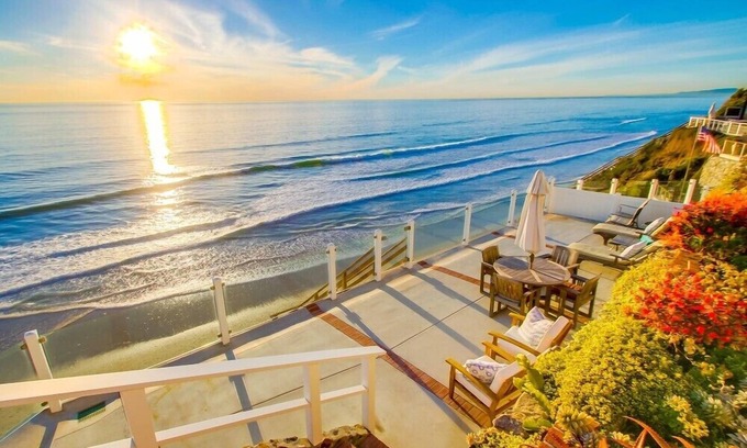 Leucadia House | 55' of Ocean Frontage * Private Beach Access * AC