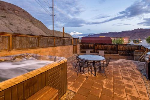 Moab House | 550 1/2 N Main St