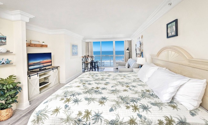 Ortona Park Condo | 550 Private Balcony -Pools Closed -Oceanfront - 5 Min Walk to Beach