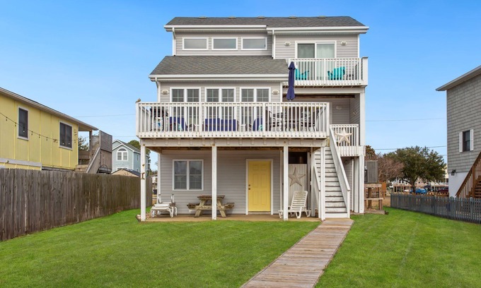 Colington Harbour House | 5530 The Bright Side * Canal front