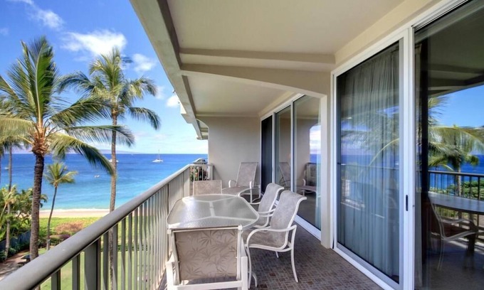 Kaanapali Condo | #557-Amazing Ocean View & Sunsets-Walk 2 Restaurants-Beach Items Provided