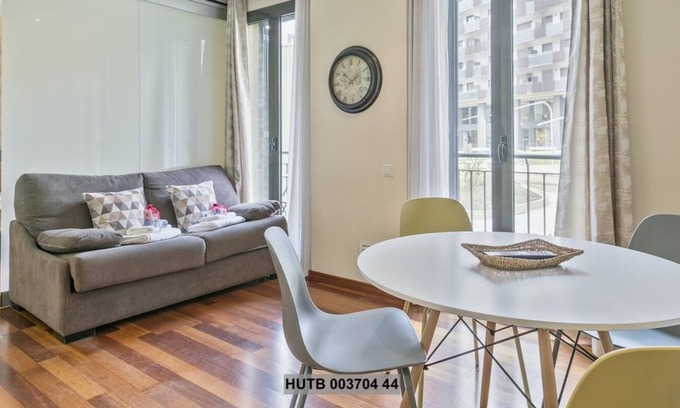 Les Corts Apartment | 56. Anglesola apartment