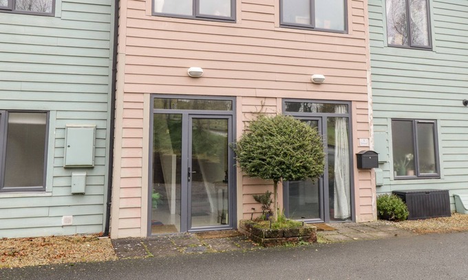 Belturbet House | 59 RIVER RUN, pet friendly, with a garden in Belturbet, County Cavan