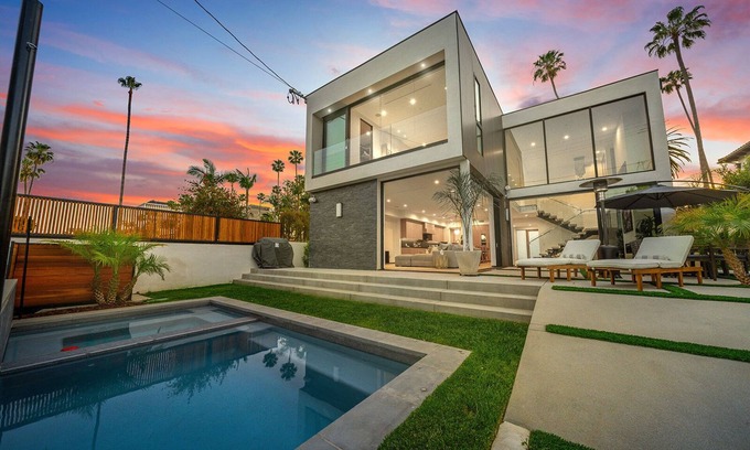 Beverly Hills Villa | 5BDR LUXURY DOHENY VILLA!