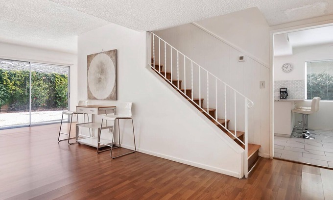 Valley Glen House | 5bed & 3bath for 10 people near Universal studio and Hollywood very spacious