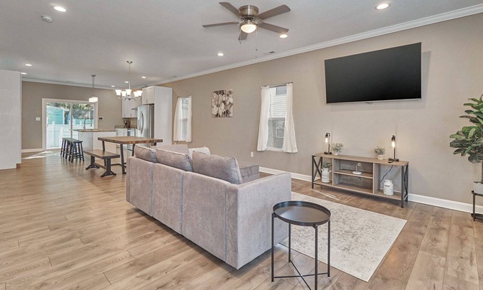 Norfolk House | 5BR at Chesapeake Blvd