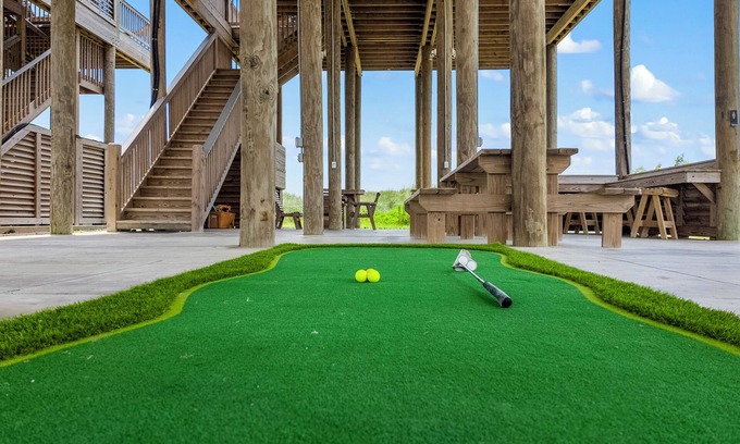 Port Bolivar House | 5BR Beachfront | Ocean Views, Loft, Bar & Pet-Friendly