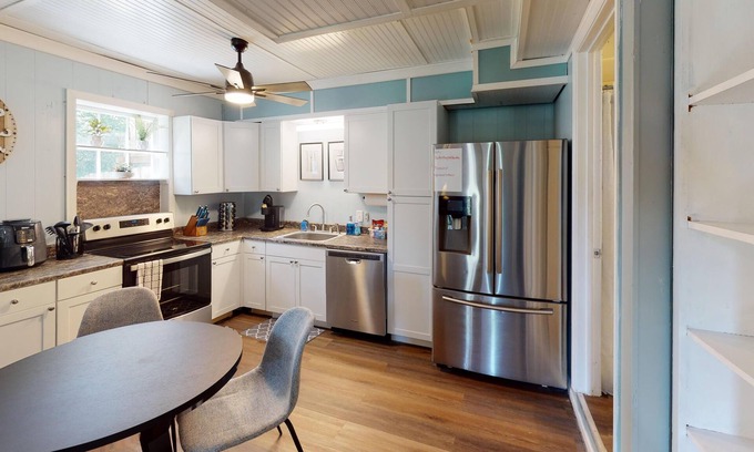 Woodstock House | 5BR Combo Stay | Hot Tub, Grill, Extended Stays