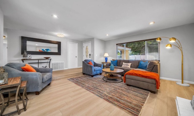 Lake Balboa House | 5BR Home Lake Balboa-Sleeps10 w Gazebo&Basketball!