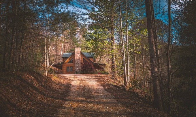 Almond Cabin | 5br Log Cabin: Hot Tub, Game Room, Yard, Firepit! Near Fontana, Bryson, and NOC