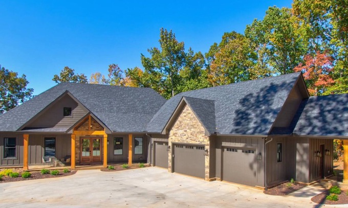 Reed Creek House | 5BR Luxury Lakefront w/Private Dock, Hot Tub, and Fire Pit. Pet Friendly!