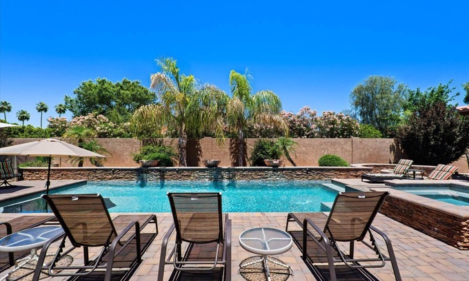 Estate Grove Valencia Est House | 5BR Mesa Home 3927 sq.ft | Pool, Hot Tub, Putting Green, Playground, Covered Outdoor Bar/TV area