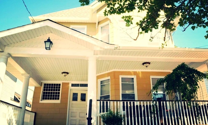 Asbury Park House | 5min Walk to Asbury Park Beach! 4BR 2BA with Parking!