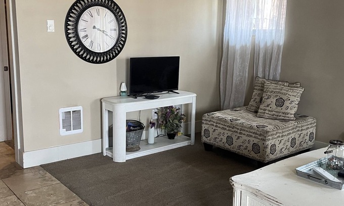 Cliff - Cannon Apartment | 5th Avenue Suites Unit 1